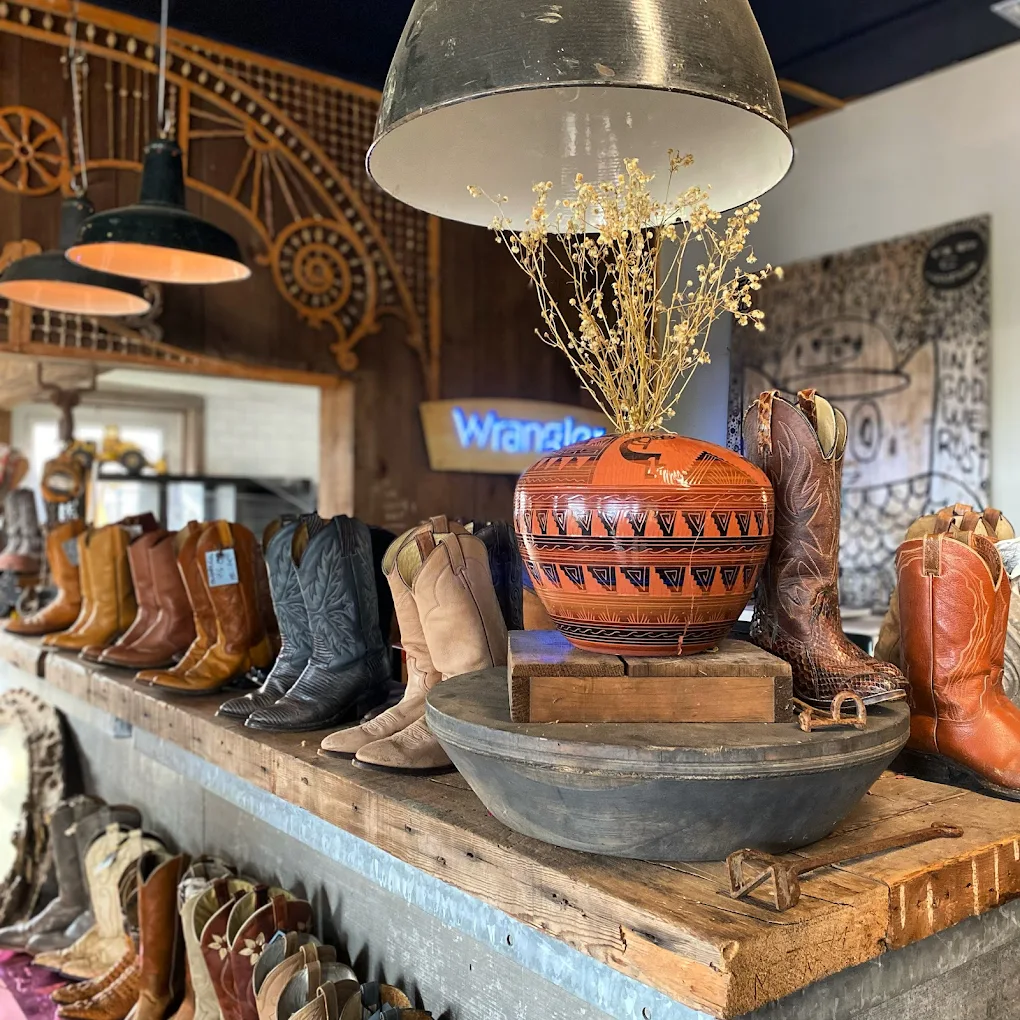 LUMBER + Salt Antiques North Fork Guide 