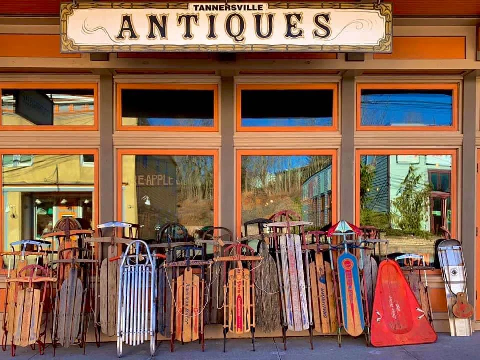 Antiques Hunter NY Guide