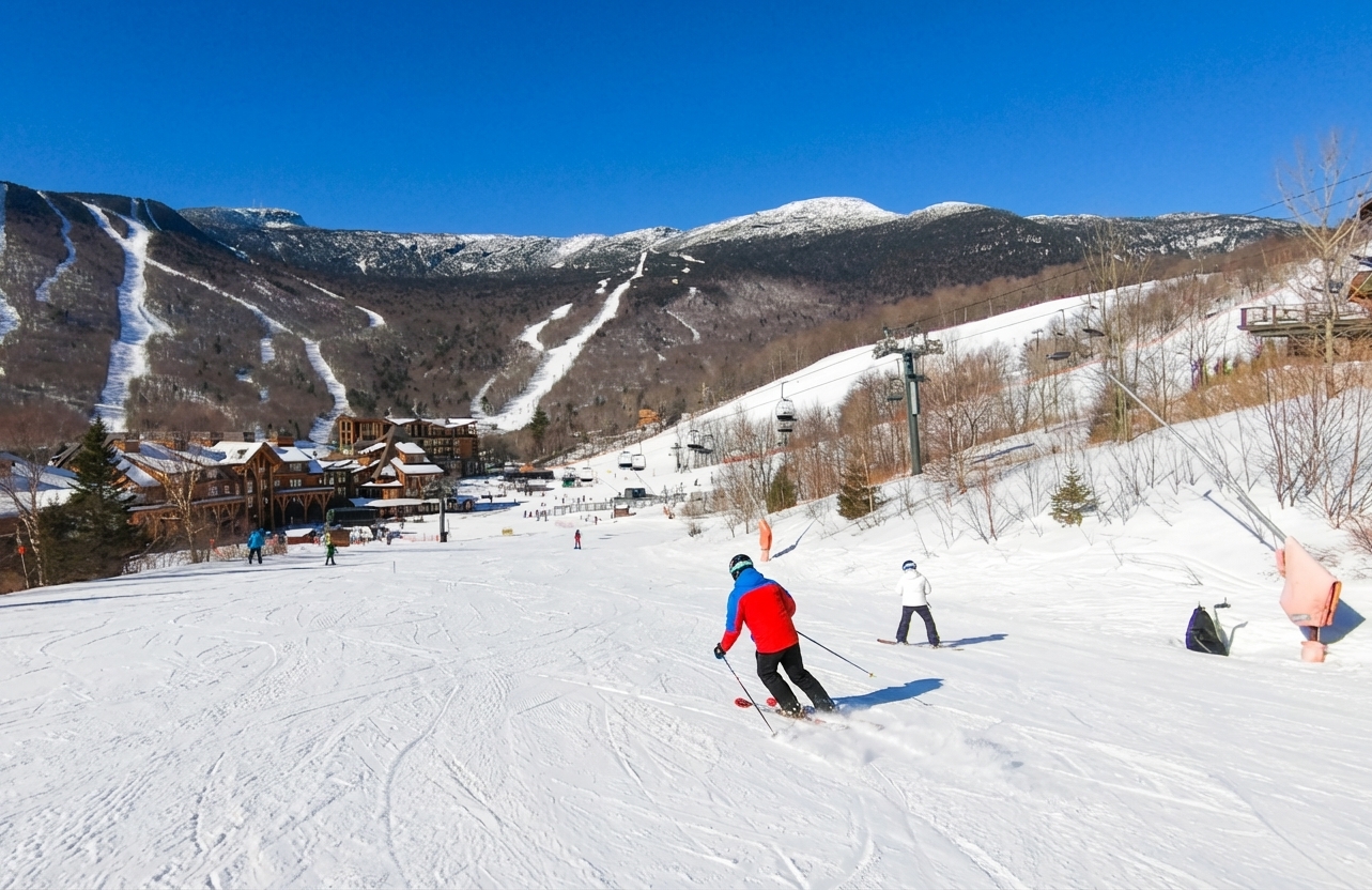 Skiing and snowboarding at Stowe Mountain Resort